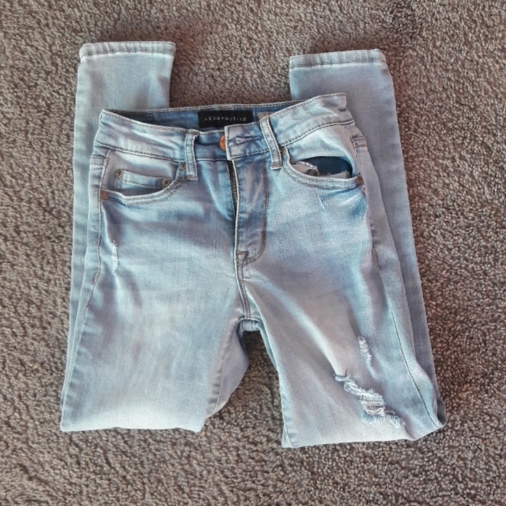 Aeropostale ripped jeggings.